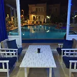 Ξενοδοχείο με διαμερίσματα Ozcem Apart Φετιγιέ