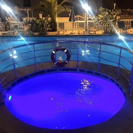 Hotel apartamentowy Ozcem Apart Fethiye